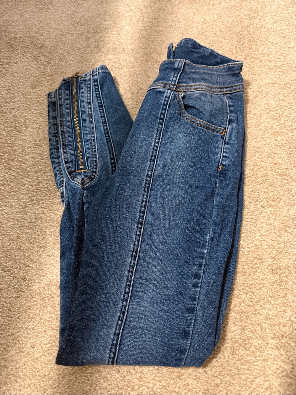 Free People Twenty Montreal Skinny Jeans with Ankle Zippers – Size 24